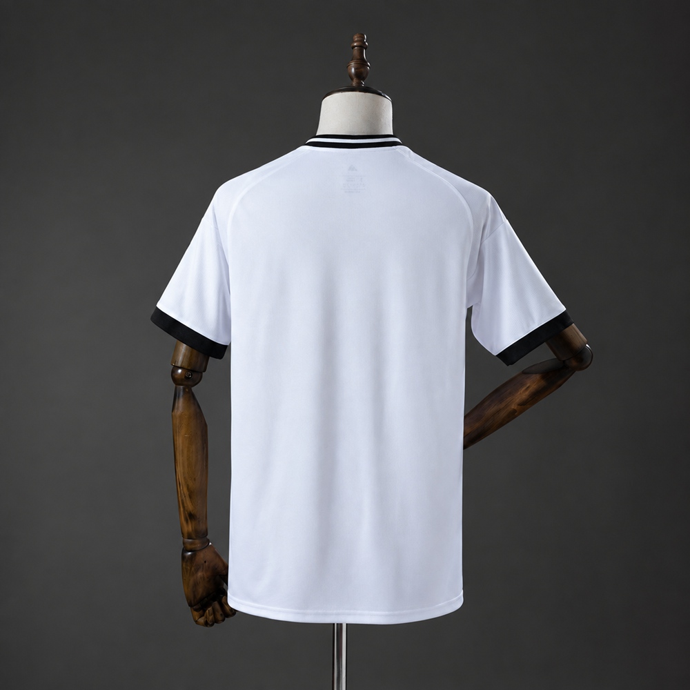Real Madrid 26/27 Collab Jersey Foto 2