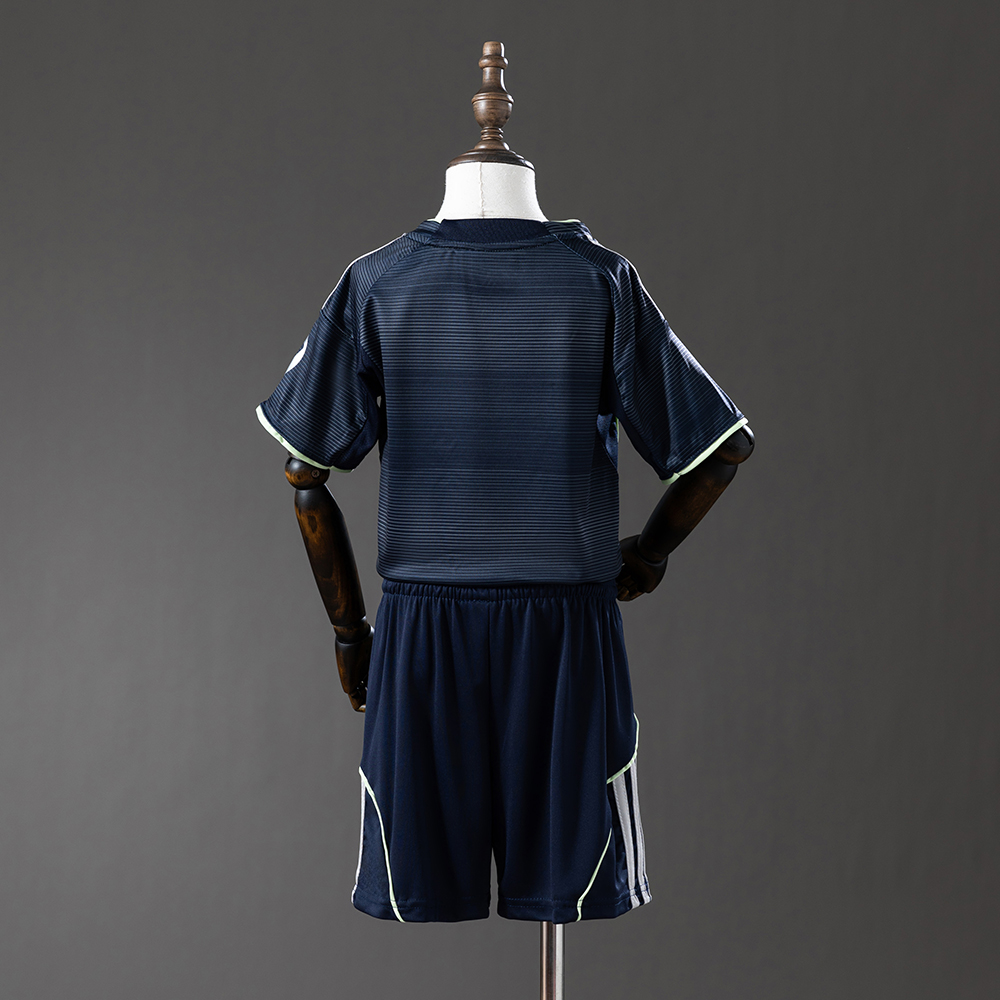Real Madrid 25/26 Away Full kids kit Jersey Foto 2