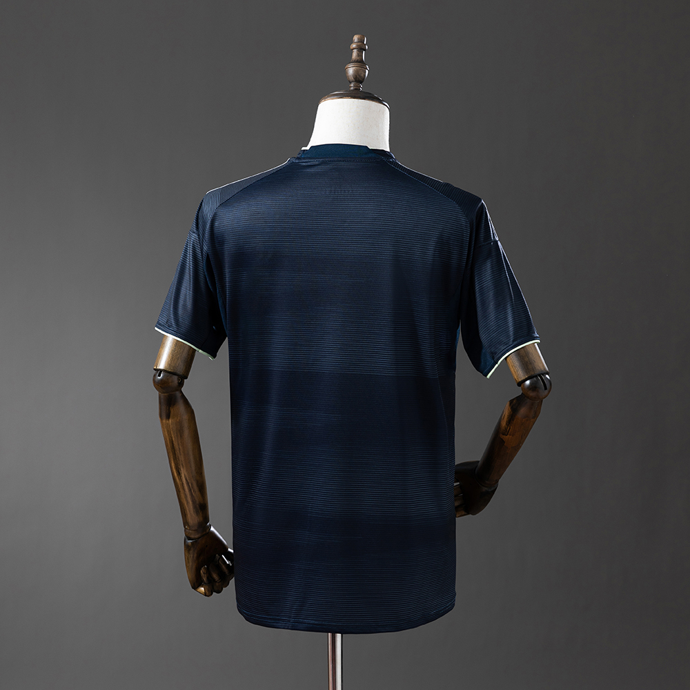 Real Madrid 25/26 Away Jersey Foto 2