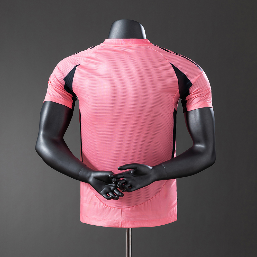 Real Madrid 25/26 Pink Dragon Horse Player Version Jersey Foto 2