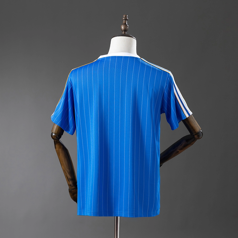 Real Madrid 25/26 Retro Style Jersey Foto 2
