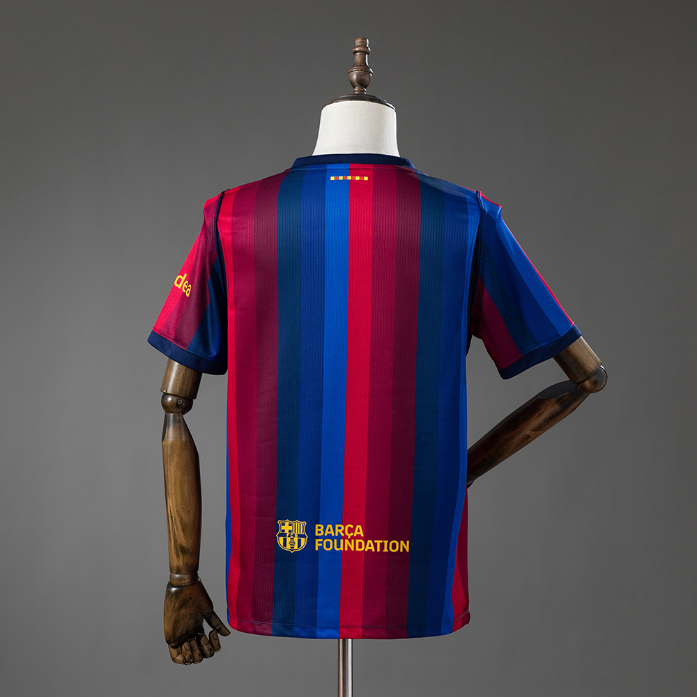 Barcelona 26/27 Home Jersey Foto 2