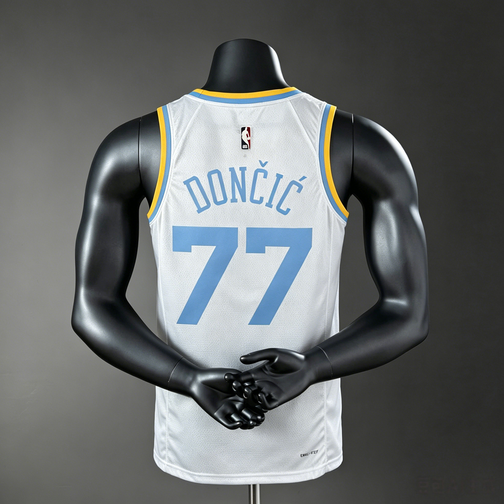 Los Angeles Lakers Classic Edition Doncic #77 NBA Jersey Silk Version Foto 2